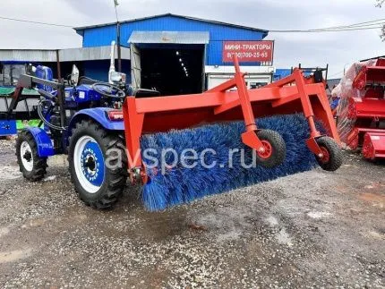 Коммунальная подметальная щетка