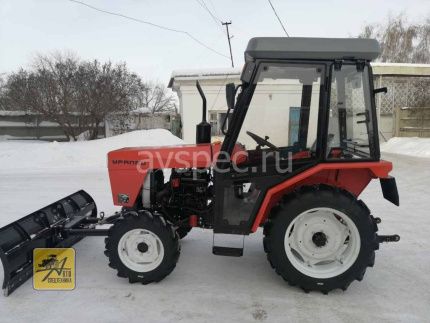 Минитрактор Уралец 254 с кабиной КПП с реверсом